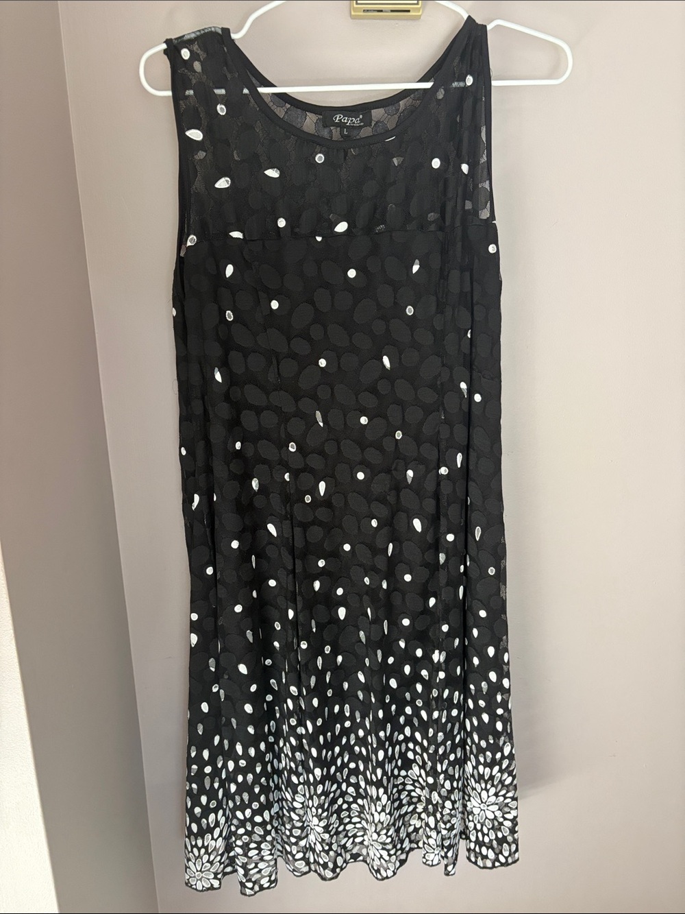 Papillon Blanc Black Dress with White Dot Ombre